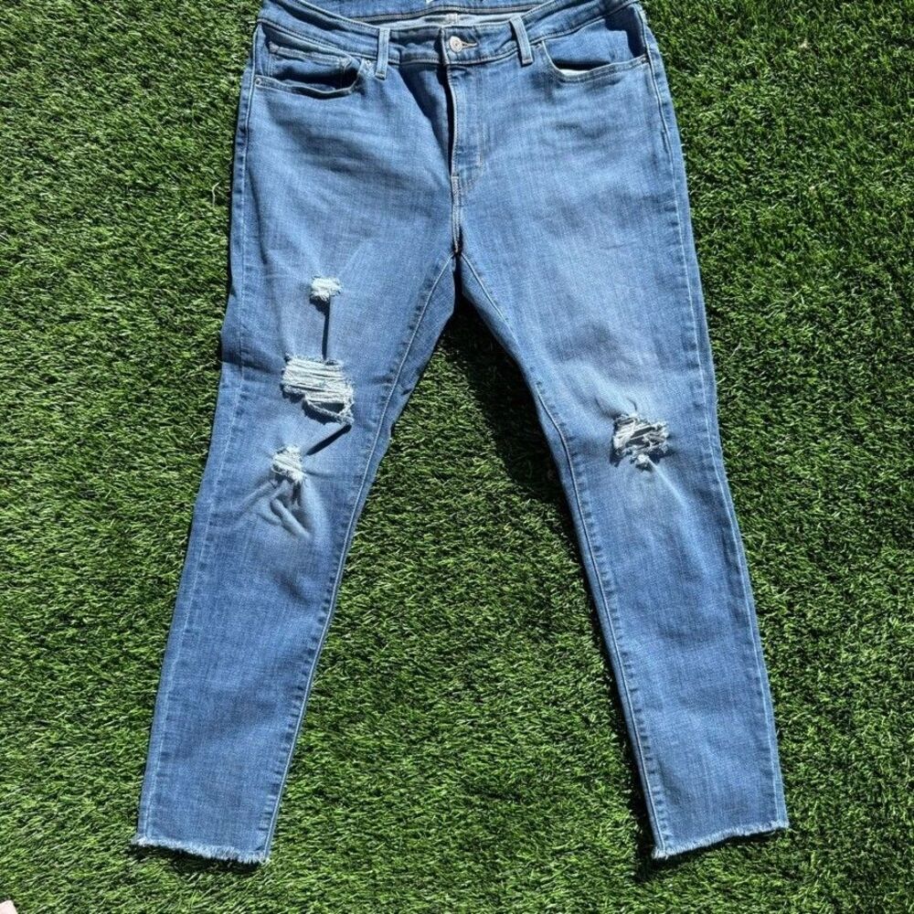 LEVI'S Women's Jeans Size 14 Medium 32 711 Distressed Skinny Jeans